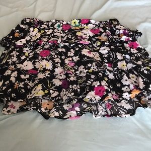 Torrid floral tiered skirt size 1